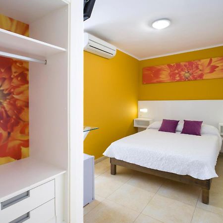Hostal Costa Blanca Ibiza Exterior foto