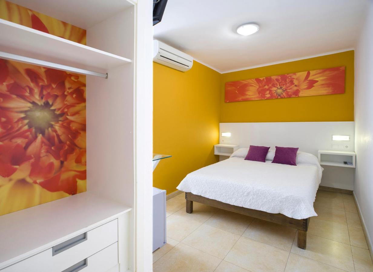 Hostal Costa Blanca Ibiza Exterior foto